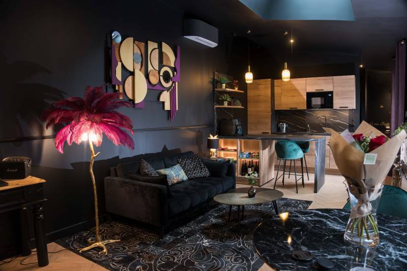 Location de courte durée d’un gîte romantique pour 2 personnes avec jacuzzi privatif en Normandie, au Havre : L’Inattendu